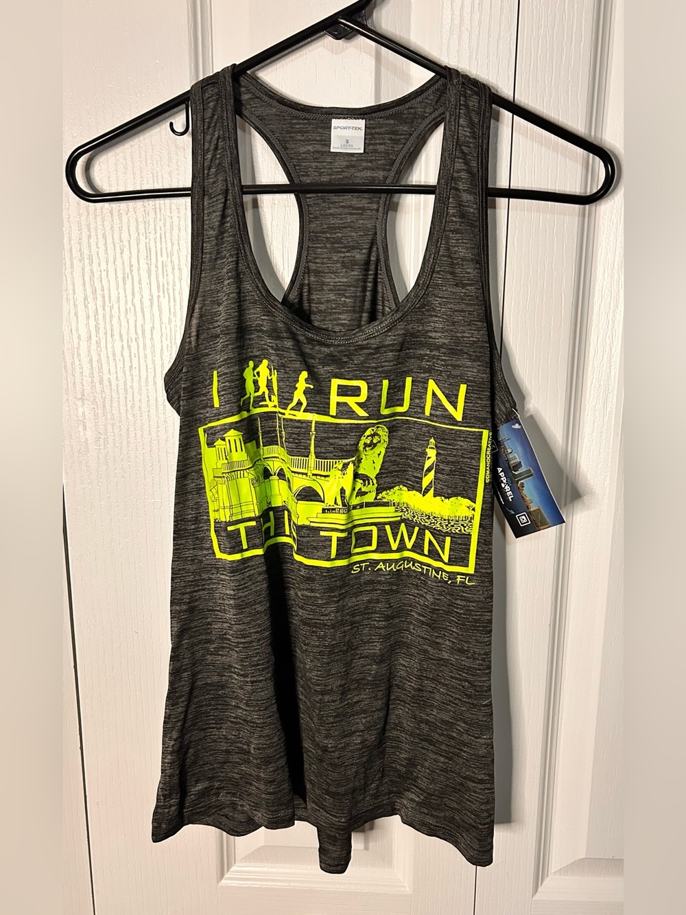 I Run This Town St. Augustine, FL Women’s Gray Performance Tank Neon Graphic NWT